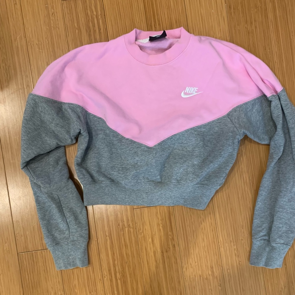 Pink/gray Nike crop sweatshirt XS